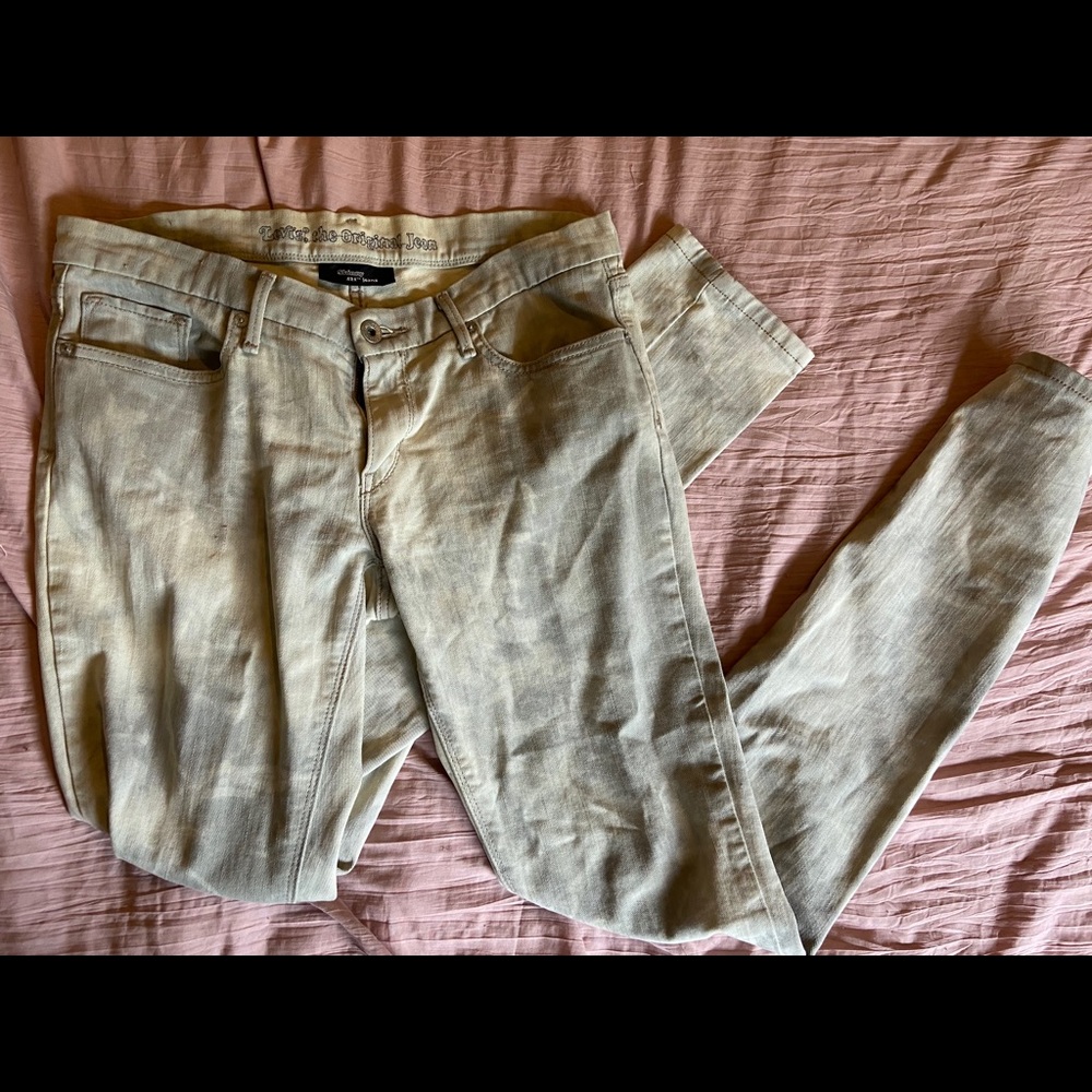 🛍2/$20 Acid washed Levi’s